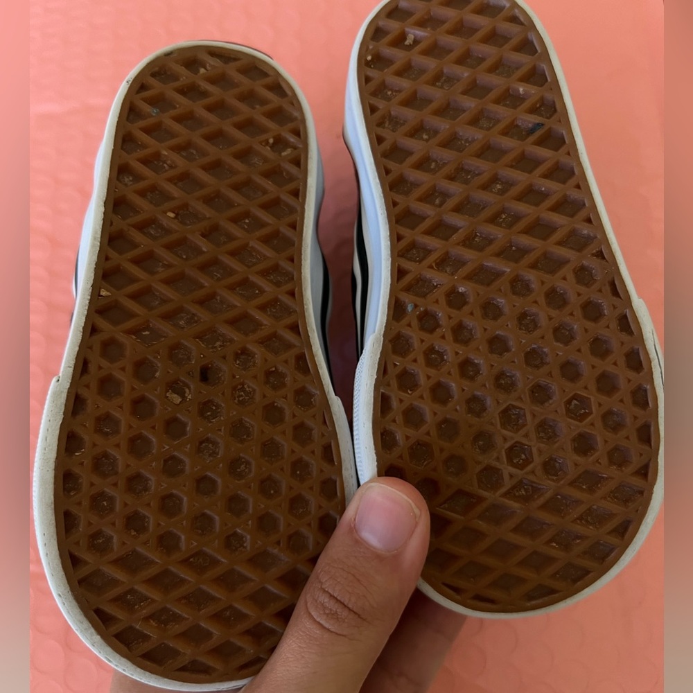 Black Toddler Slip On Hello Kitty Sanrio Vans - Picture 2 of 3